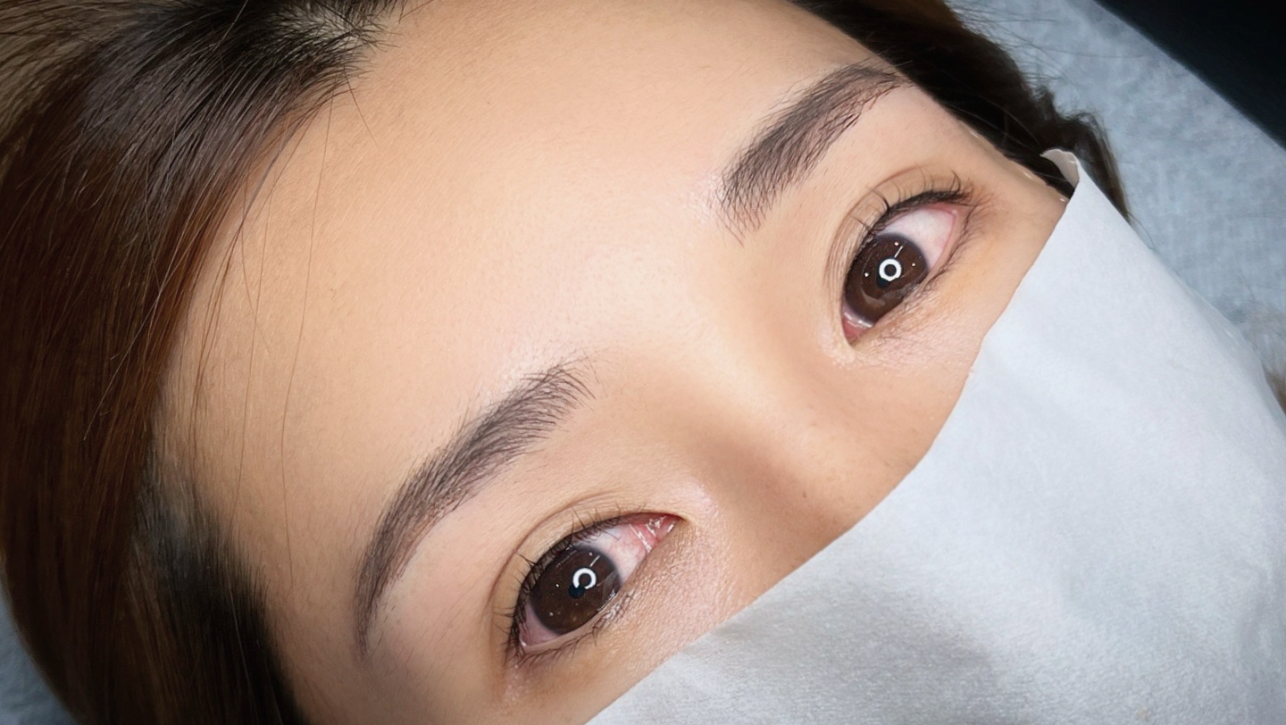 여성 자연 눈썹문신 전후